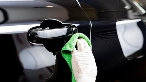 买车买白色好看还是黑色好看