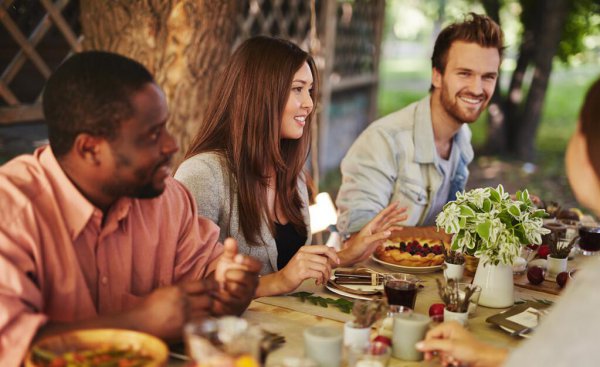 做东请客怎么讲话幽默