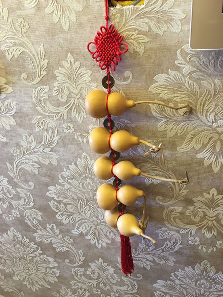 葫芦挂在进门的左边还是右边