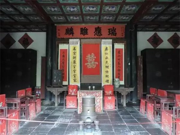 闵子骞芦衣顺母的故事