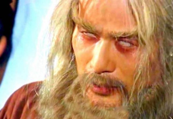 倚天屠龙记成昆武功多高