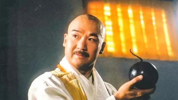 倚天屠龙记成昆武功多高