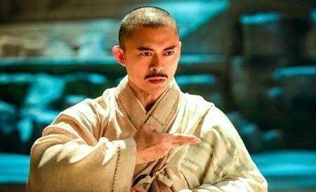 倚天屠龙记成昆武功多高