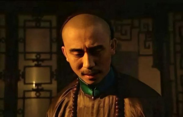 李卫为什么杀弘时保住弘历