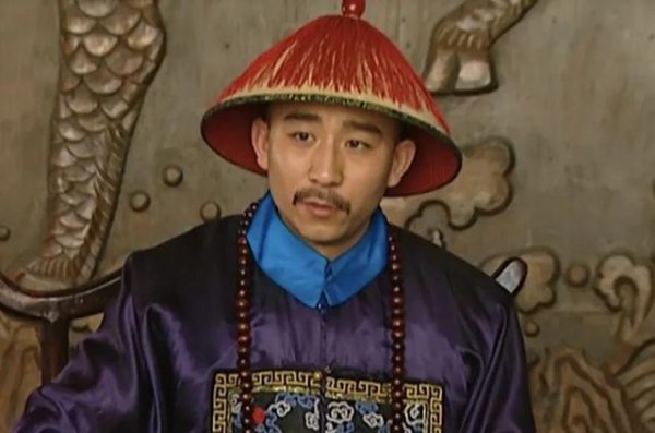 李卫为什么杀弘时保住弘历