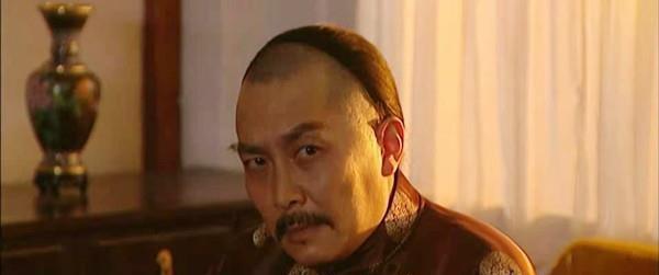 李卫为什么杀弘时保住弘历