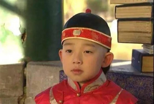 李卫为什么杀弘时保住弘历