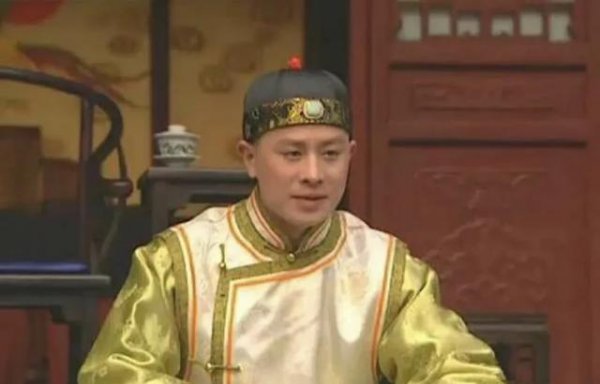 李卫为什么杀弘时保住弘历