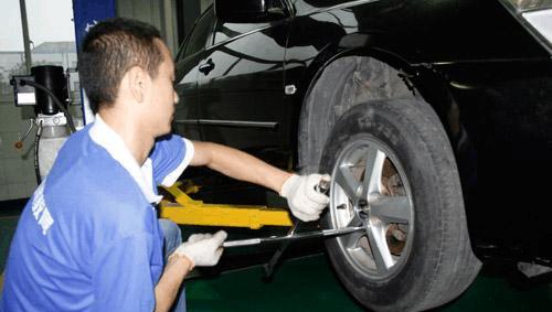 汽车停在地下车库好还是地面好