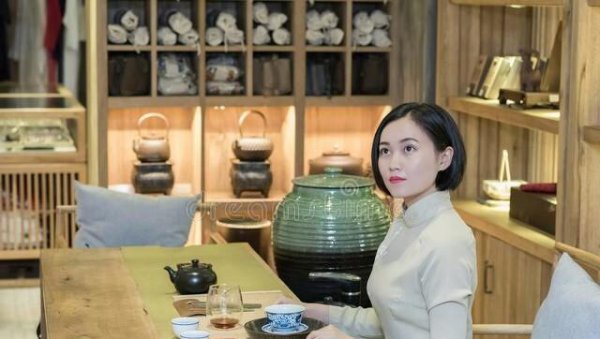 泡茶叶第一道水是不是要倒掉