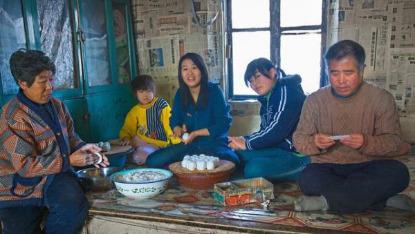 为什么东北人全家都睡一个炕上