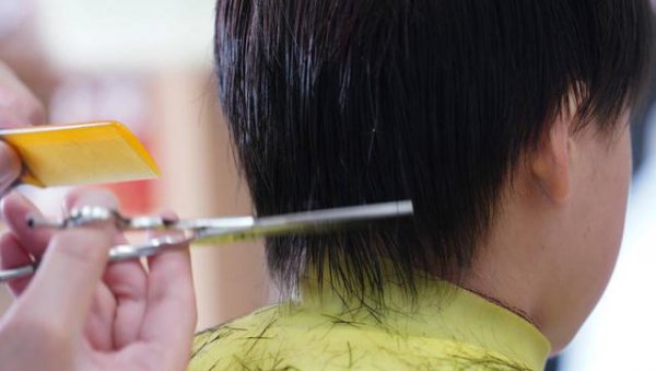 男生怎么跟理发师描述自己想要的发型