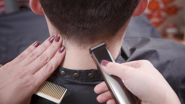 男生怎么跟理发师描述自己想要的发型