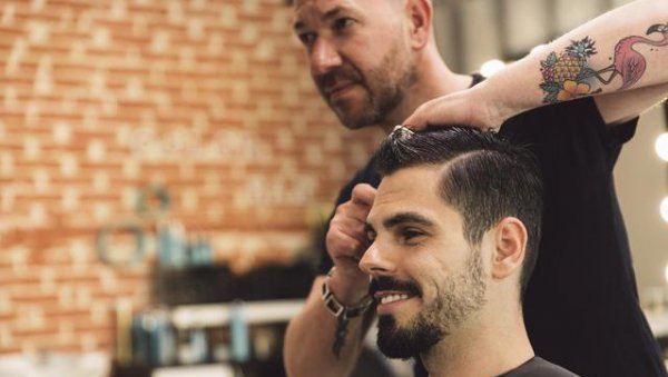 男生怎么跟理发师描述自己想要的发型