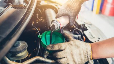 5000公里换一次机油小心被坑 正常换一次机油多少钱