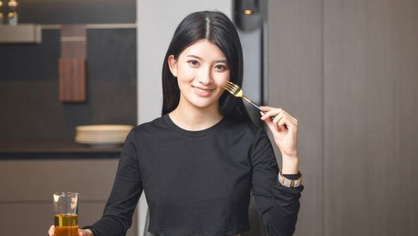 为什么有的女人年龄大了反而越来越好看漂亮了