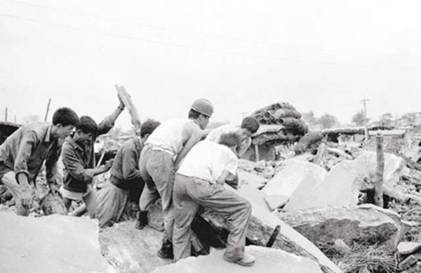唐山地震是哪一年发生几月几日