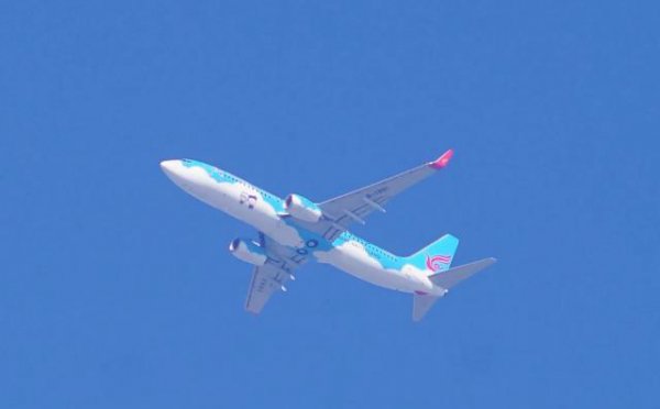 飞机在空中放油是什么原因