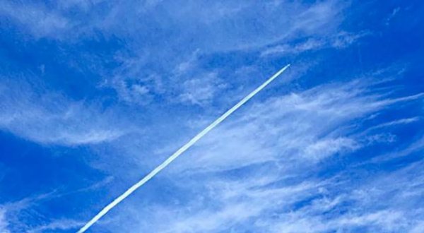 飞机在空中放油是什么原因