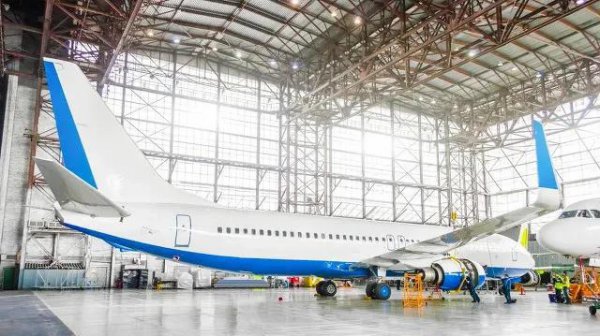 飞机在空中放油是什么原因