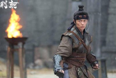 对荆轲刺秦王的评价 历史人物对荆轲刺秦王褒贬评价