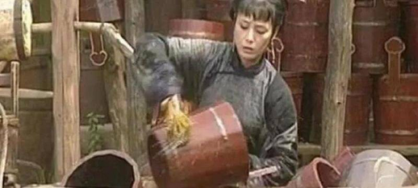 康熙为什么让容妃刷马桶