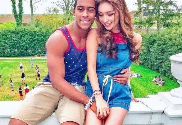 何鸿燊是几国混血统