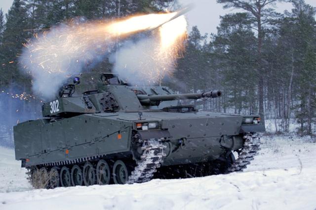 为什么不在坦克炮塔上装防空导弹