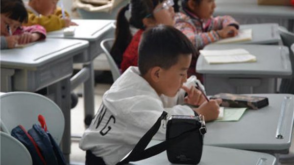 人前教子 人后教妻什么意思