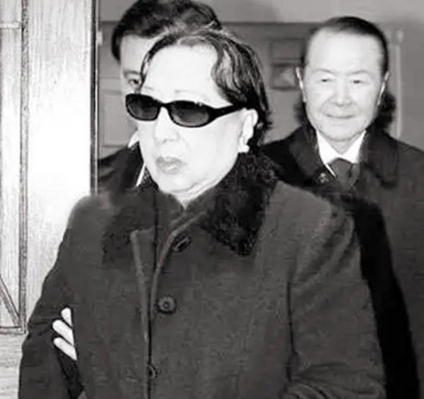 四大家族孔宋蒋陈关系简介