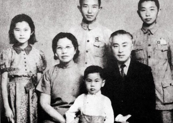 四大家族孔宋蒋陈关系简介