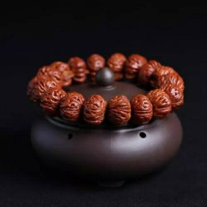 迁坟时身上带点什么辟邪 去坟地要佩戴什么东西讲究