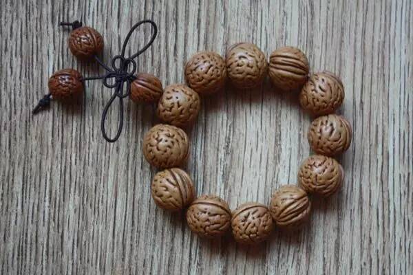 迁坟时身上带点什么辟邪