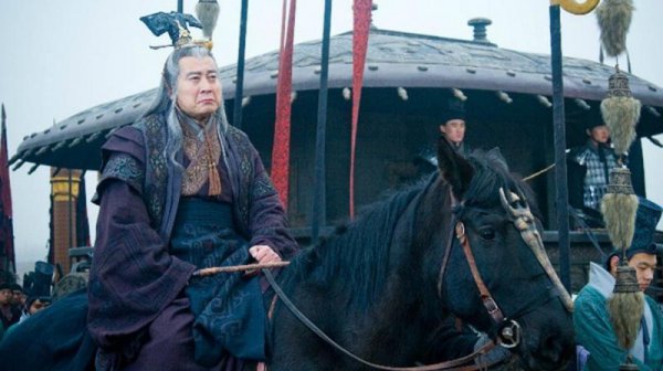 李斯腰斩后活多久断气死了