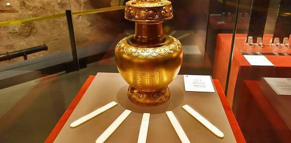 金瓶掣签是什么意思