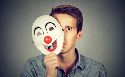 一个想骗你钱的男人的特征 用感情骗你钱男人的表现