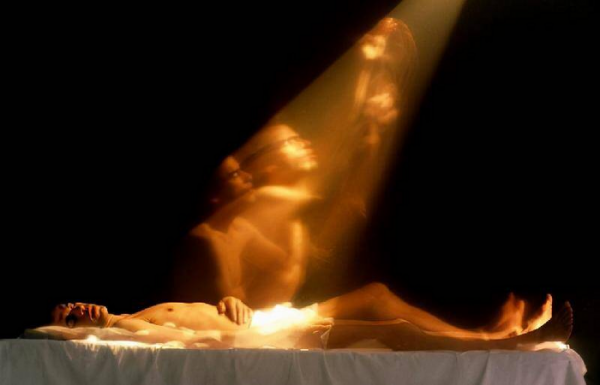 人去世后灵魂会在家停留多久