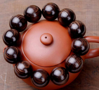 崖柏手串包浆完图片欣赏 崖柏手串怎么盘包浆