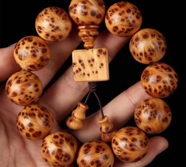 崖柏手串包浆完图片欣赏