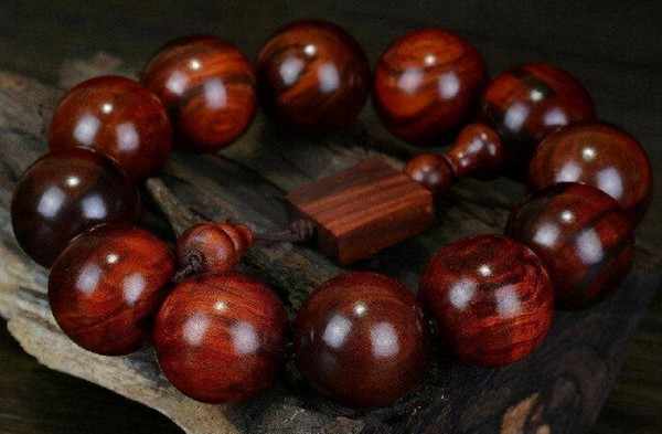 崖柏手串包浆完图片欣赏