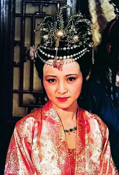 秦可卿和贾珍是什么关系