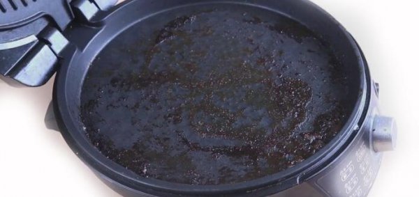 电饼铛怎么清洗老油渍和黑