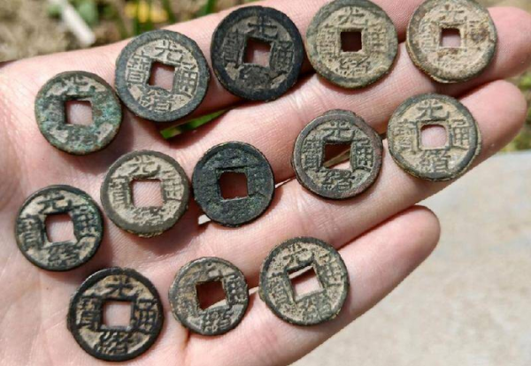 光绪通宝稀少版别加图