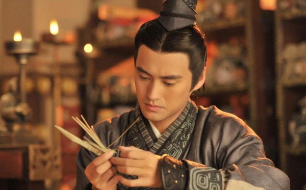 王莽建立的是什么朝代