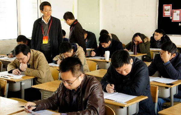 拍证件照可以戴眼镜吗