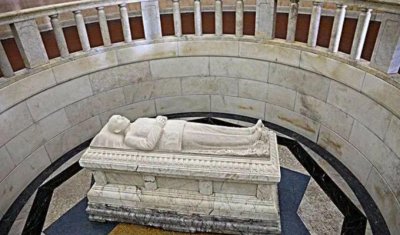 国父孙中山活了多少岁 中国伟人孙中山多大岁去世