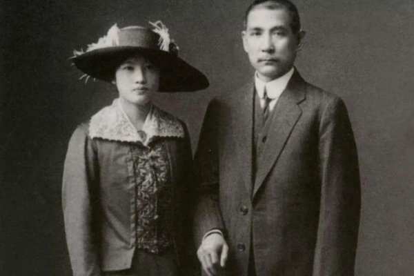 国父孙中山活了多少岁