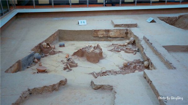 青海喇家遗址出土了什么食物