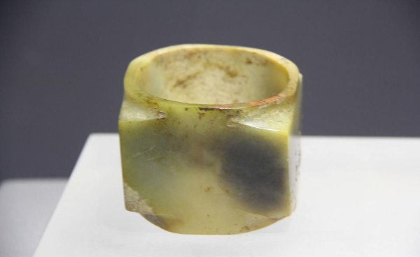 玉琮是干什么用的