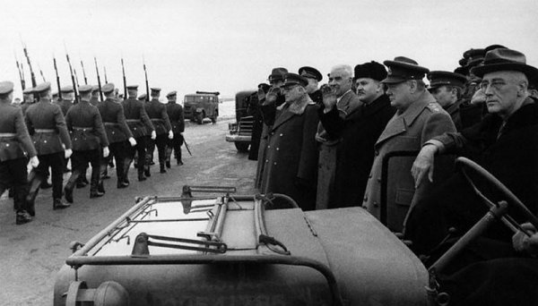 三巨头雅尔塔会议是哪三人